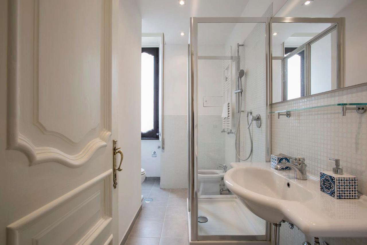 Apartment Flat Six Rom